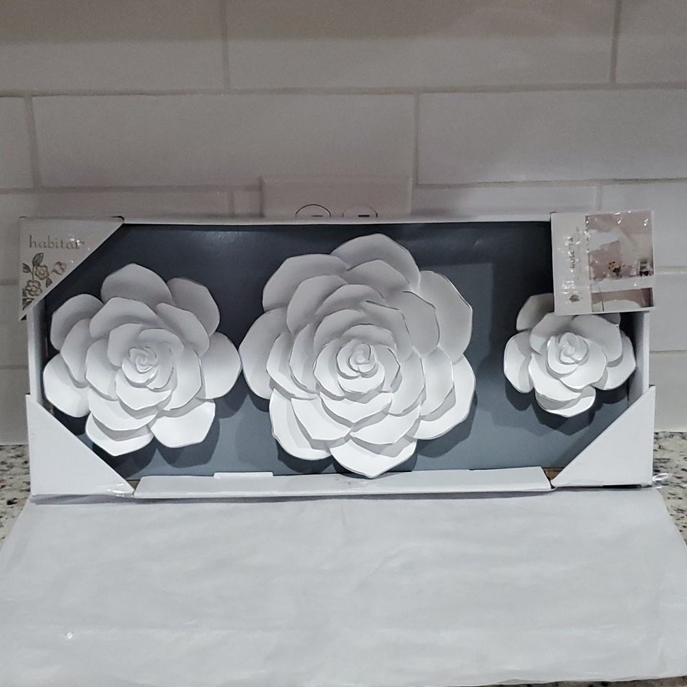 NWT 3 PC ROSETTA FLOWER SET - Picture 2 of 12